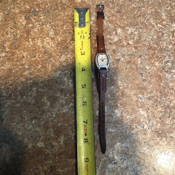 Women’s Brown Leather Fossil Watch - Picture 6 of 6